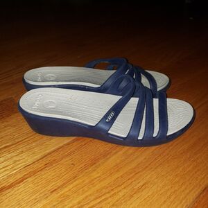 Crocs blue rubber sandals